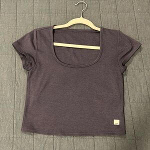 Vuori cap sleeve crop tshirt with built in shelf bra size medium